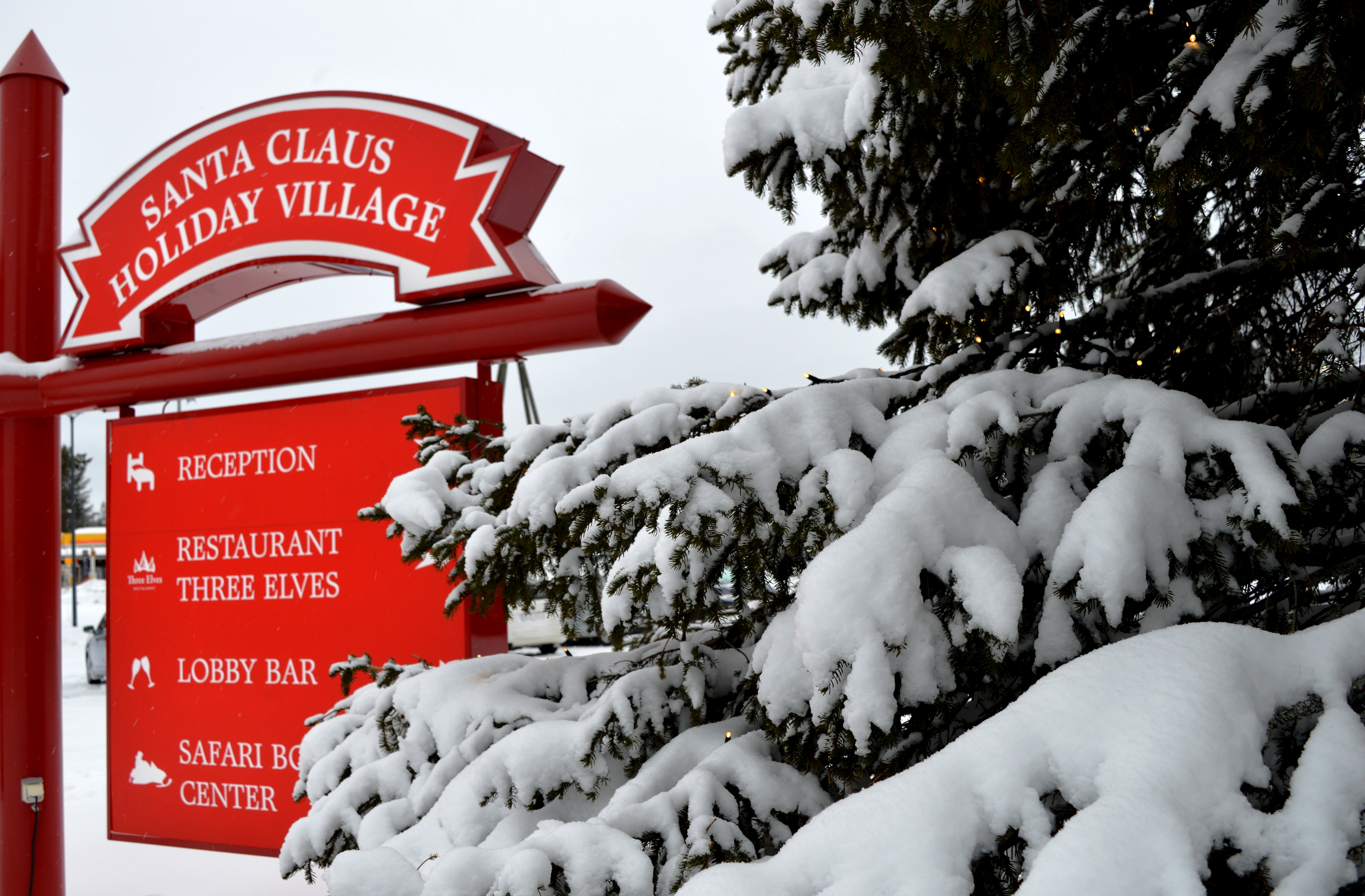HOLIDAY SUITES SANTA CLAUS HOLIDAY VILLAGE – REVIEW