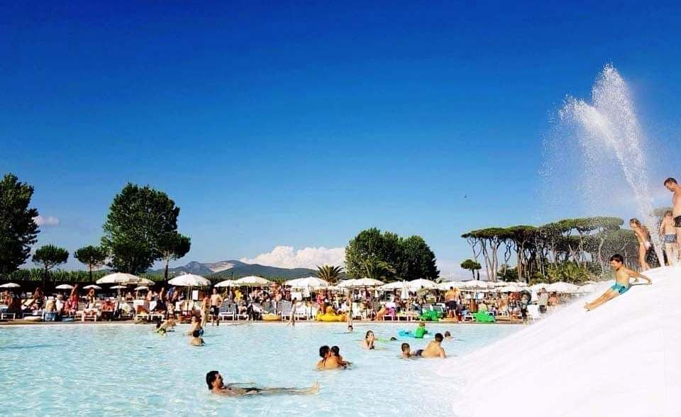 THE SUN £9.50 HOLIDAYS GUIDE – WHAT YOU NEED TO KNOW